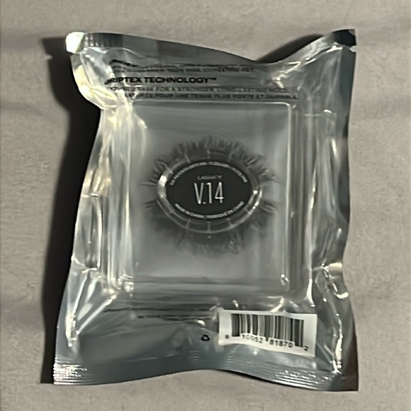 Lashify Velvet V14 Lashes NWT in Black - Picture 1 of 2